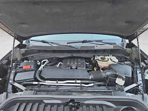 Certified 2025 Chevrolet Silverado 1500 LT AWD/4WD image 23