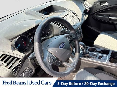 Used 2018 Ford Escape SE image 12
