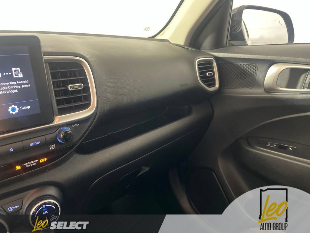 Used 2021 Hyundai Venue SEL FWD image 22