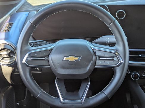 Used 2025 Chevrolet Equinox EV LT w/ Convenience Package image 22