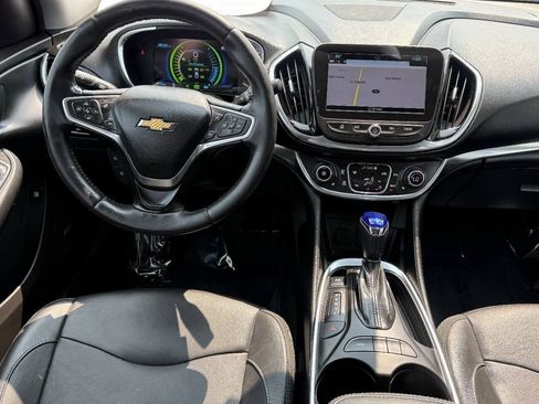 Used 2018 Chevrolet Volt Premier w/ Driver Confidence Package FWD image 7