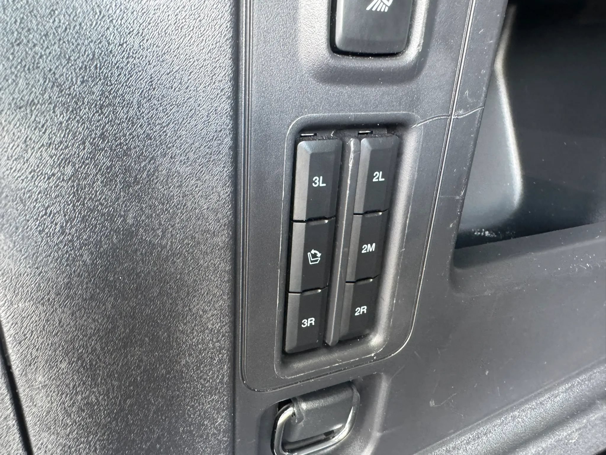 Used 2025 Ford Expedition Active AWD/4WD image 13