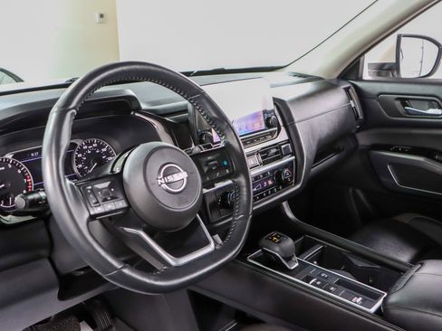 Used 2023 Nissan Pathfinder SL w/ Lighting Package (N92) image 22