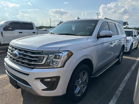 Used 2019 Ford Expedition Max XLT w/ Equipment Group 202A RWD image 2