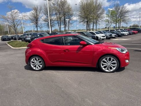 Used 2015 Hyundai Veloster w/ Option Group 02 image 3