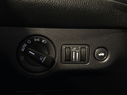 Used 2015 Dodge Challenger R/T Scat Pack w/ Leather Interior Group RWD image 22