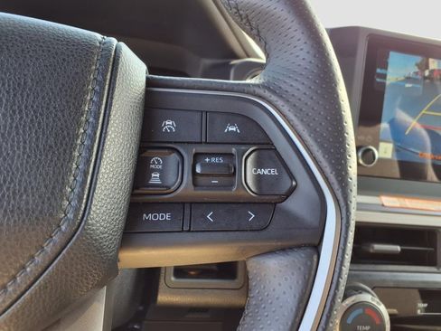 Used 2025 Toyota 4Runner SR5 image 37