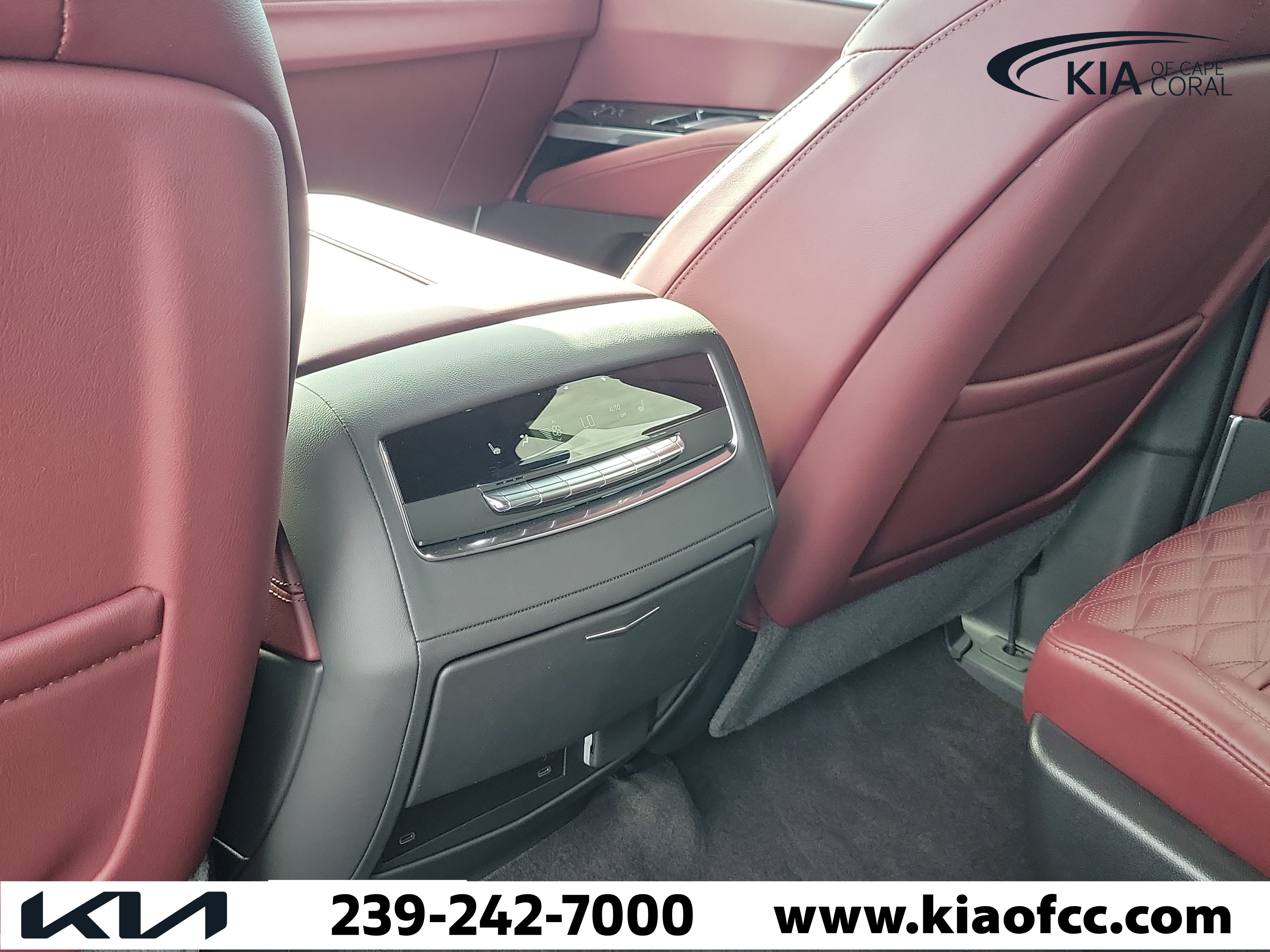 Used 2026 Cadillac Escalade ESV Sport AWD/4WD image 15