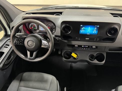 Used 2020 Mercedes-Benz Sprinter 2500 image 41