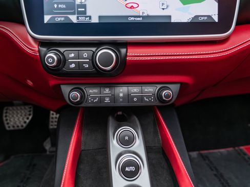 Certified 2022 Ferrari Portofino M image 37