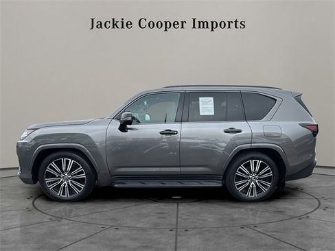 Used 2024 Lexus LX 600 4WD w/ Appearance Package image 2