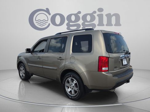 Used 2010 Honda Pilot Touring image 3