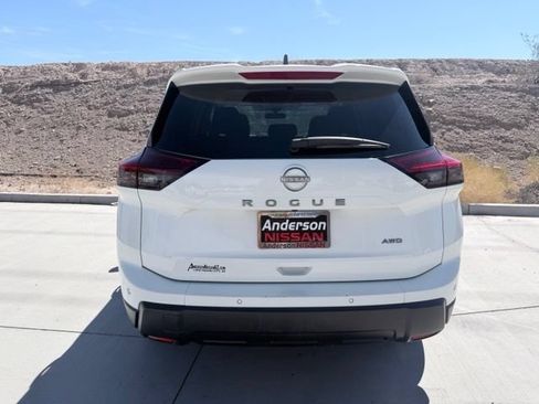 Used 2024 Nissan Rogue S AWD/4WD image 7