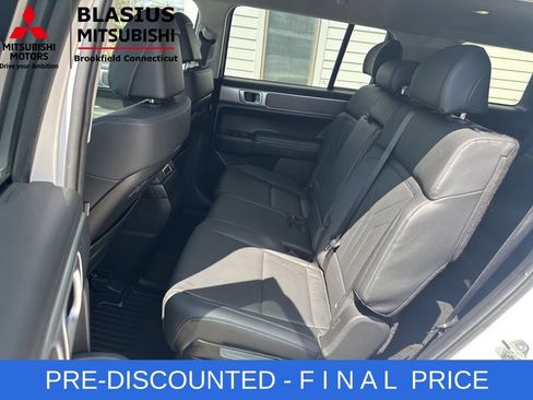 Used 2025 Hyundai Santa Fe SEL FWD image 33