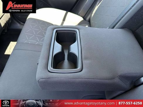 Used 2022 Toyota RAV4 XLE AWD/4WD image 15