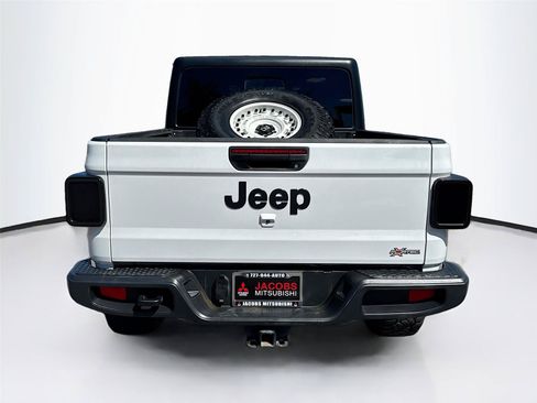 Used 2022 Jeep Gladiator Sport AWD/4WD image 9