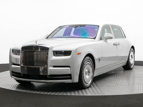 Used 2024 Rolls-Royce Phantom Extended Wheelbase w/ Leather Finishing Pack image 1