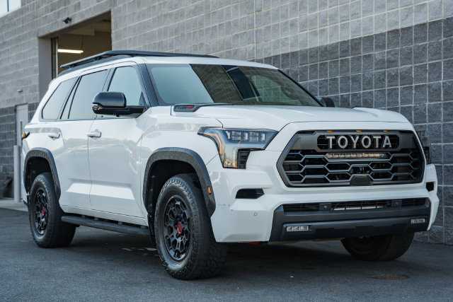 Used 2024 Toyota Sequoia TRD Pro AWD/4WD image 2