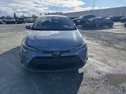 Used 2024 Toyota Corolla LE image 2