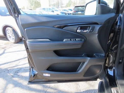 Certified 2021 Honda Pilot Black Edition image 18