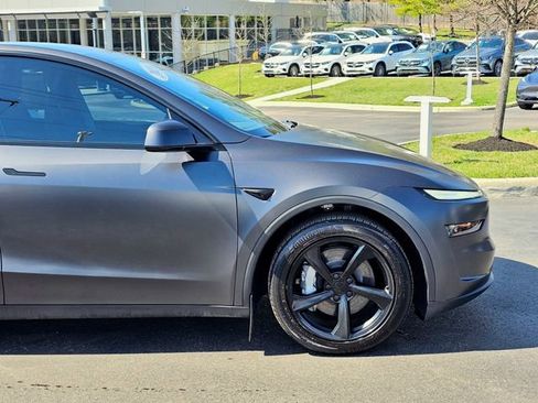 Used 2026 Tesla Model Y Premium image 6