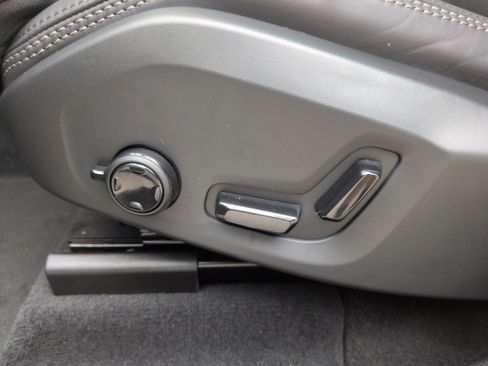 New 2026 Volvo XC60 B5 Ultra w/ Protection Package Premier image 14