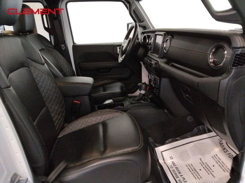 Used 2022 Jeep Wrangler Unlimited Sahara image 40