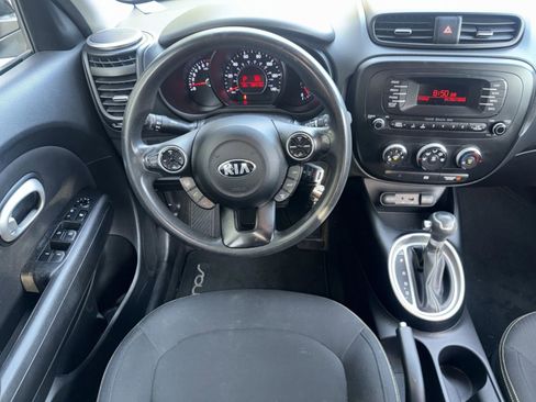 Used 2014 Kia Soul + image 13