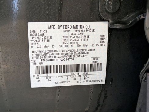 Used 2023 Ford Explorer XLT image 24