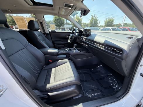 Certified 2024 Honda HR-V EX-L image 34