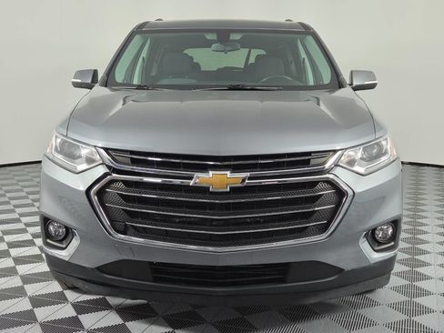 Used 2018 Chevrolet Traverse LT FWD image 2