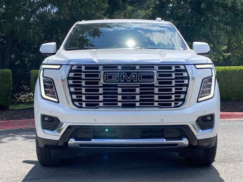 Used 2025 GMC Yukon Denali w/ Denali Reserve Package AWD/4WD image 14