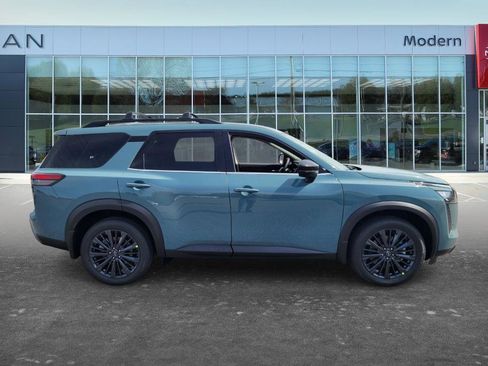 New 2026 Nissan Pathfinder SL image 4