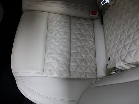 Used 2020 Nissan Maxima Platinum image 21