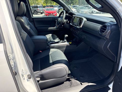 Used 2023 Toyota Tacoma Limited AWD/4WD image 31