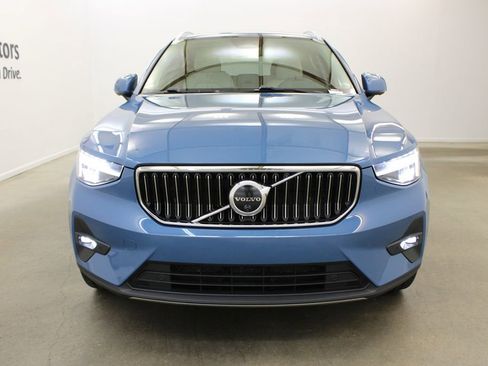 Used 2023 Volvo XC40 B4 Plus w/ Driver Assist Package image 7