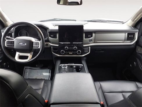 Used 2024 Ford Expedition Max XLT image 11
