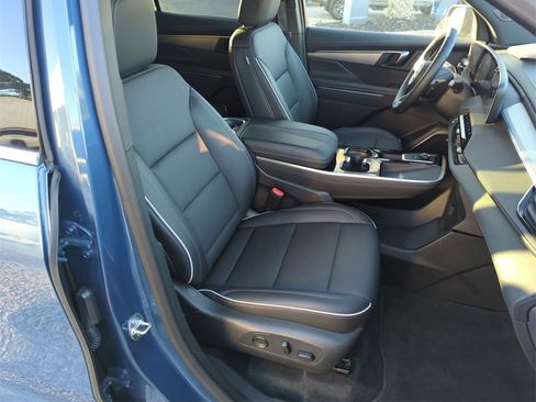 Used 2025 Buick Enclave Preferred image 35