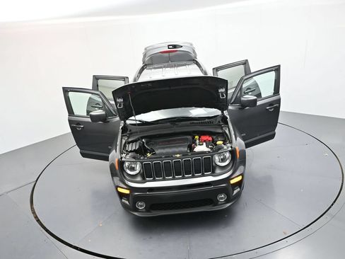Used 2020 Jeep Renegade Latitude FWD image 32