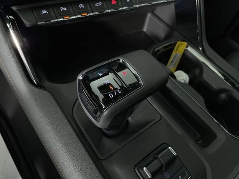 Used 2024 GMC Sierra 1500 AT4 w/ Technology Package image 16