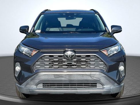 Used 2020 Toyota RAV4 XLE Premium FWD image 2