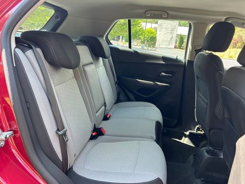 Used 2015 Chevrolet Trax LS w/ LPO, Protection Package FWD image 39