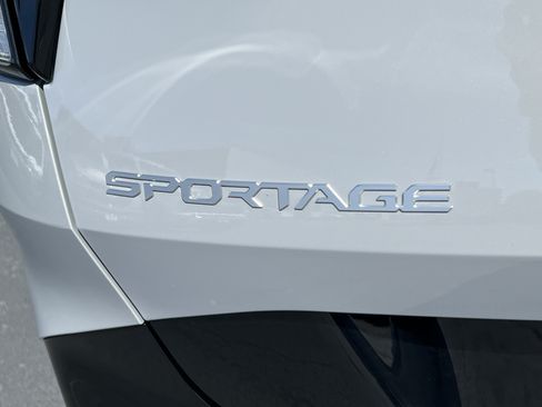 Used 2024 Kia Sportage SX AWD/4WD image 9