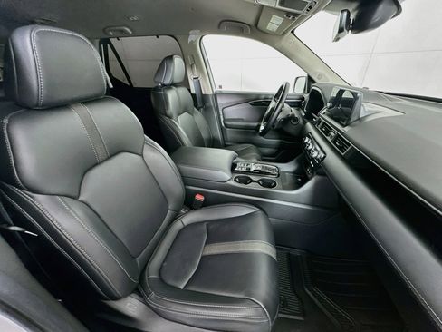 Used 2025 Honda Pilot EX-L image 32