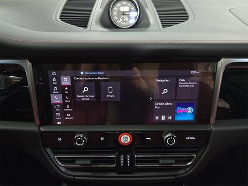 Certified 2025 Porsche Macan Turbo image 17