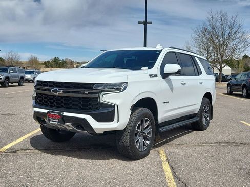 Used 2021 Chevrolet Tahoe Z71 w/ Luxury Package AWD/4WD image 8