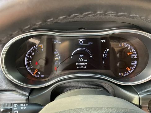 Used 2022 Jeep Grand Cherokee Laredo E AWD/4WD image 14