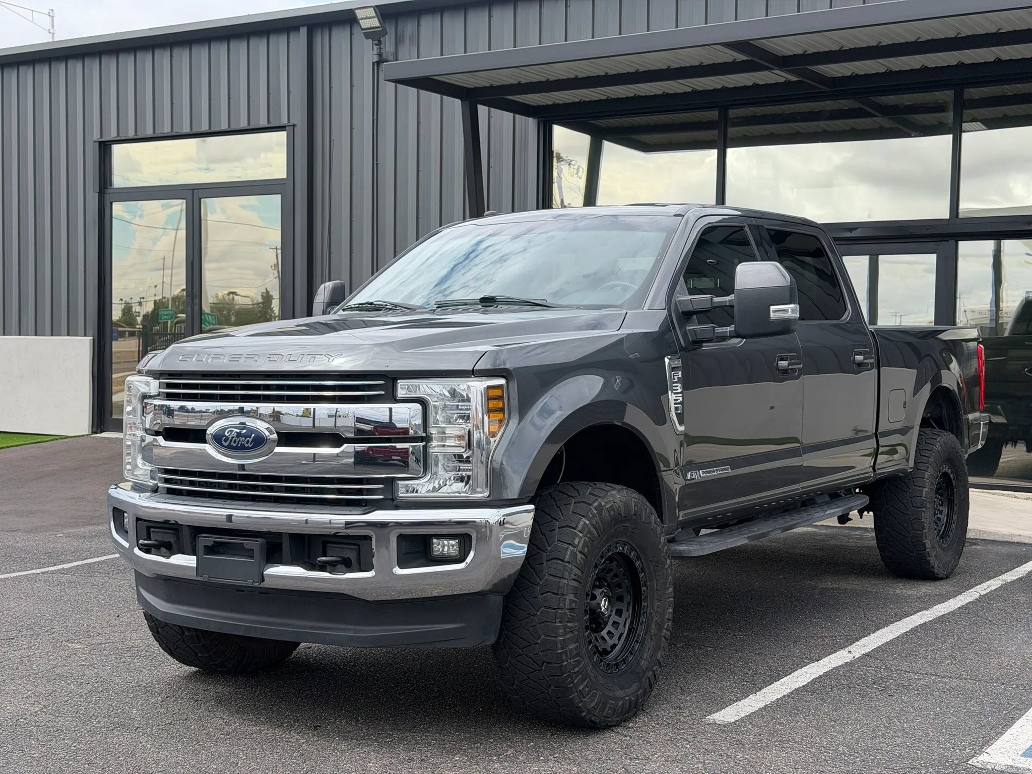 Used 2018 Ford F350 Lariat AWD/4WD image 1
