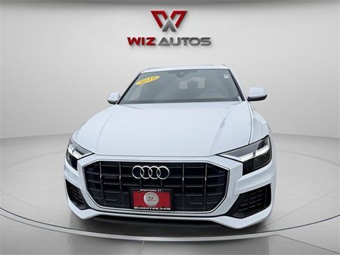 Used 2019 Audi Q8 Premium image 2