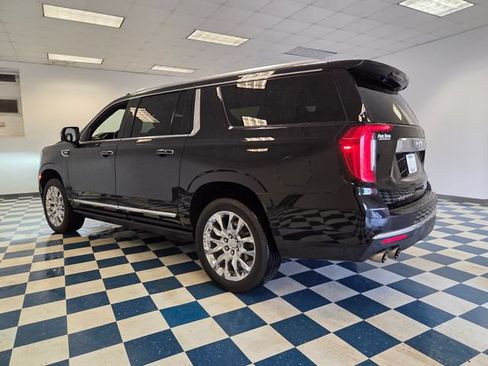 Used 2023 GMC Yukon XL Denali w/ Denali Reserve Package AWD/4WD image 5